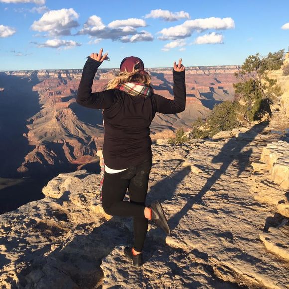 Meet your Posher, Cindy - Picture 1 of 1